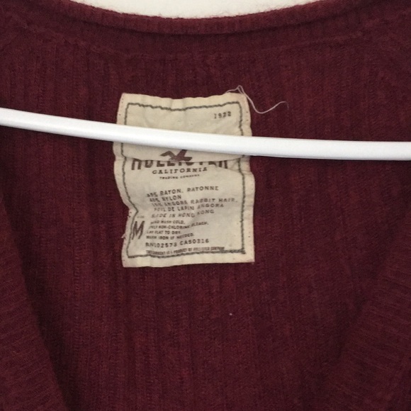 Hollister v-neck sweater - Picture 3 of 5